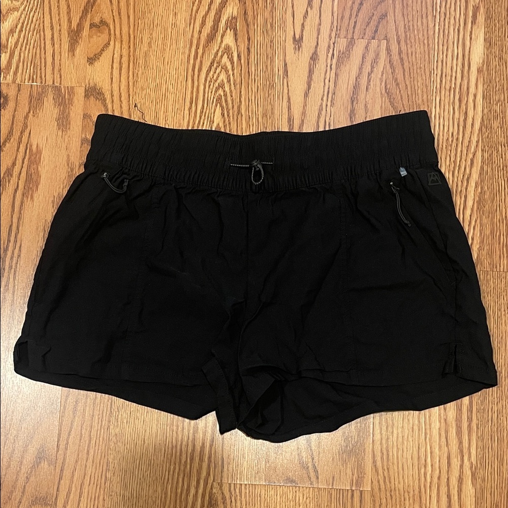 AVALANCHE  Women's Shorts